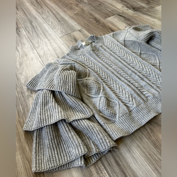Chicwish Womens Cable Knit Sweater Dramatic Knit Ruffle Sleeves Gray Size M - Picture 4 of 9